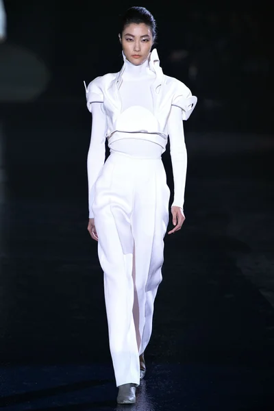 Look 12